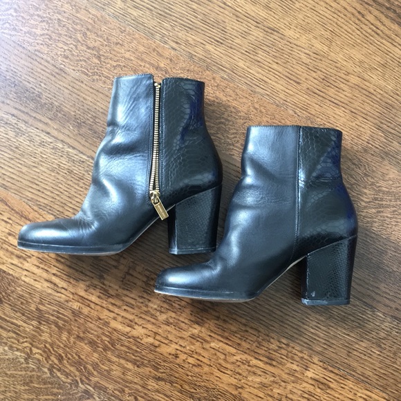 Michael kors booties - Picture 4 of 9